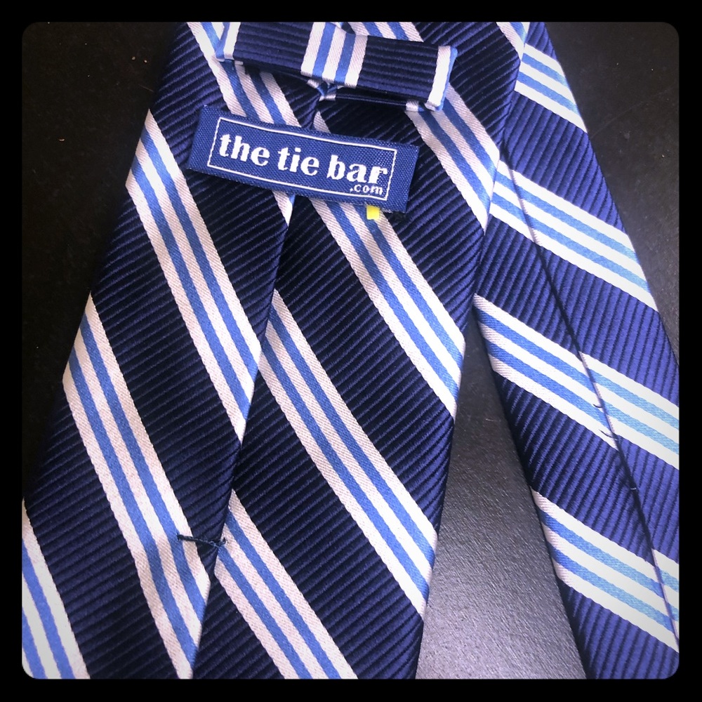 Tie Bar stripe tie